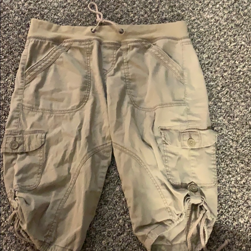 Khaki capris.